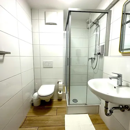 Panzió Home Inn Hotel 4*