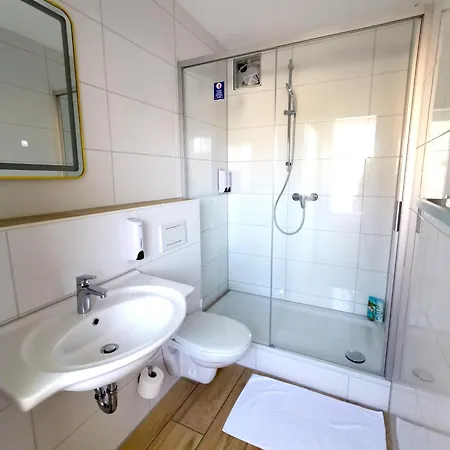 Home Inn Hotel Nocleg ze śniadaniem 3*