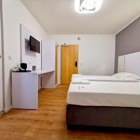 Home Inn Hotel Bed & Breakfast