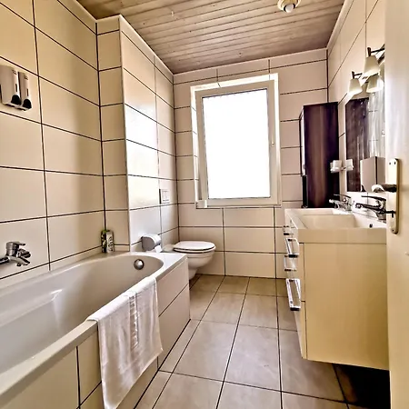 Home Inn Hotel 4*