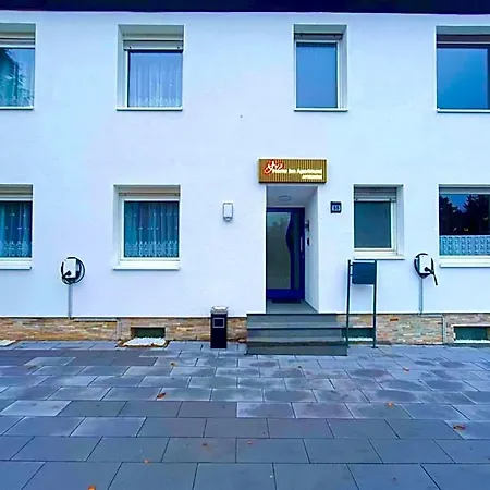Panzió Home Inn Hotel 4*
