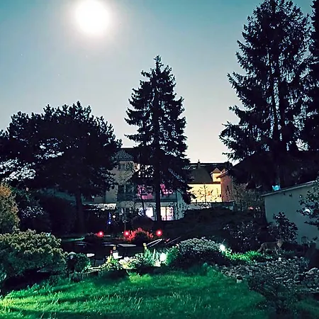 Home Inn Hotel 4*