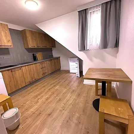 Home Inn Hotel Panzió 4*